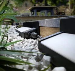 Philips Hue Amarant Verstraler - Wit En Gekleurd Licht - Zwart - Laagspanning -Philips 1200x1144 1