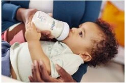 Philips Avent SCF033/17 Natural Babyfles - 1m+ - Langzame Toevoer -Philips 1200x790