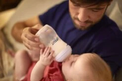 Philips Avent SCF033/17 Natural Babyfles - 1m+ - Langzame Toevoer -Philips 1200x799 1