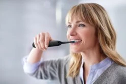 Philips Sonicare ProtectiveClean 4500 Series HX6830/35 - Elektrische Tandenborstel - Roze & Zwart -Philips 1200x800 350