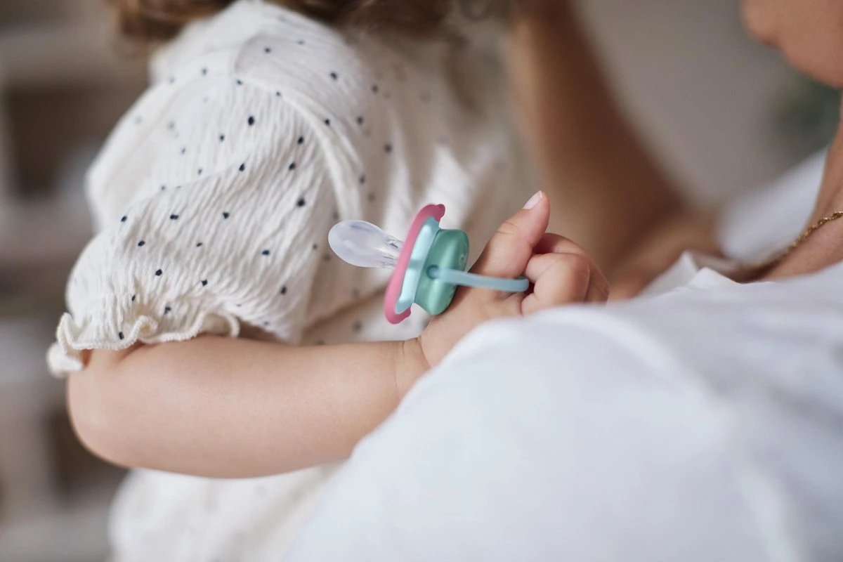 Philips Avent Ultra Air Fopspeen Roze/Groen Poes/konijn 18m+ 4 Philips Avent Ultra Air Fopspeen Roze/Groen Poes/konijn 18m+ - Afbeelding 4