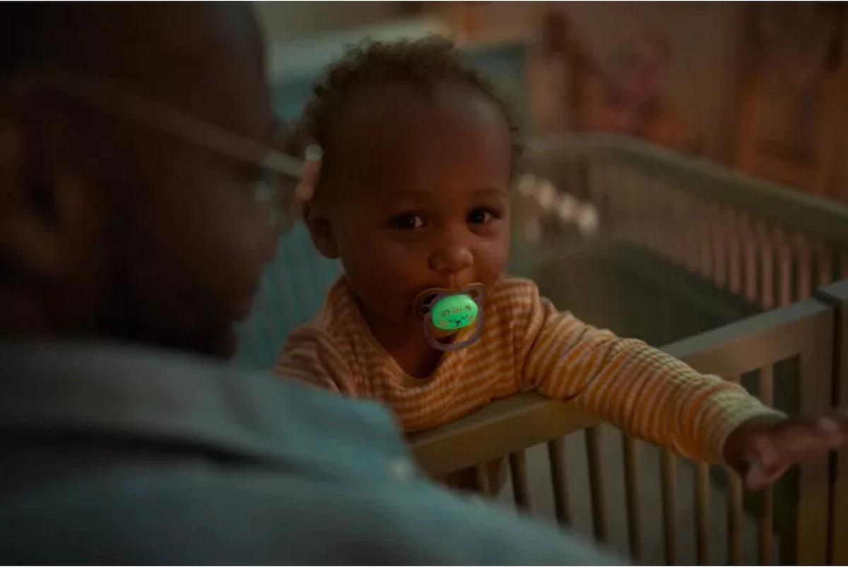 Philips Avent Ultra Air Fopspeen Nacht 18m+ 2 Stuks 2 Philips Avent Ultra Air Fopspeen Nacht 18m+ 2 Stuks - Afbeelding 2