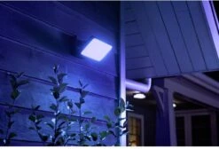 Philips Hue Discover Verstraler - Wit En Gekleurd Licht - Zwart -Philips 1200x817 1